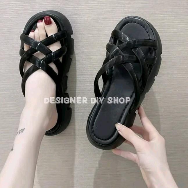 NEW ARRIVAL]Sandal Wanita Elegan Sendal Slop Tali Silang Slip On Model Baru Karet paling best seller 2024 2