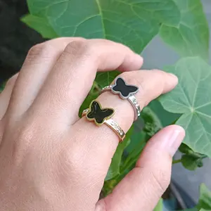 Cincin Titanium Kupu-Kupu Lingkar Cincin Mutiara Tanam Empat Anti Karat dan Anti Luntur