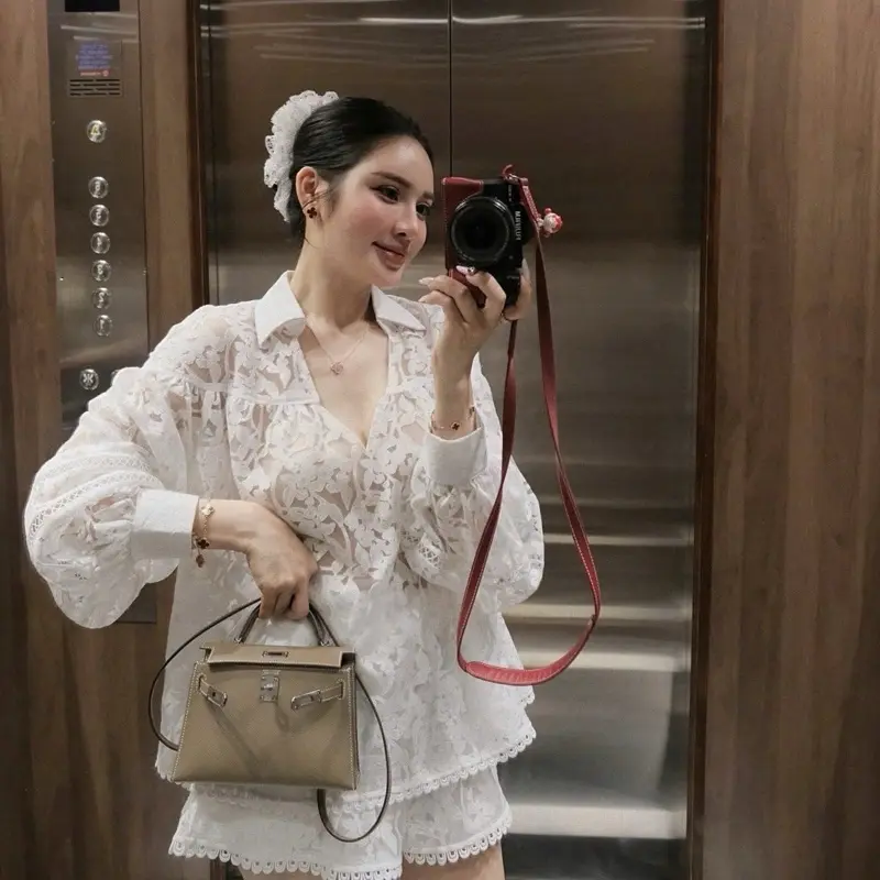 Sét ren hoa cổ V tay bồng phối ren xinh lắm ạ 0