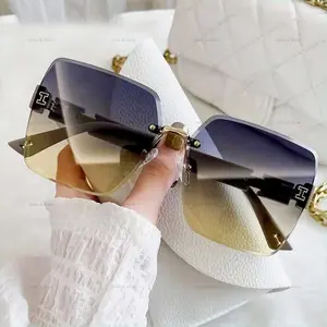 [Buy 1 Get 1] Kacamata Hitam Wanita  Frame Titanium Tanpa Bingkai  Lensa Kotak I Wanita Sunglasses Eyewear