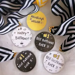 Medali Kelulusan Wisuda Lomba Custom - Bahan Berkualitas Tinggi, Desain Dapat Disesuaikan, Warna dan Tali Beragam