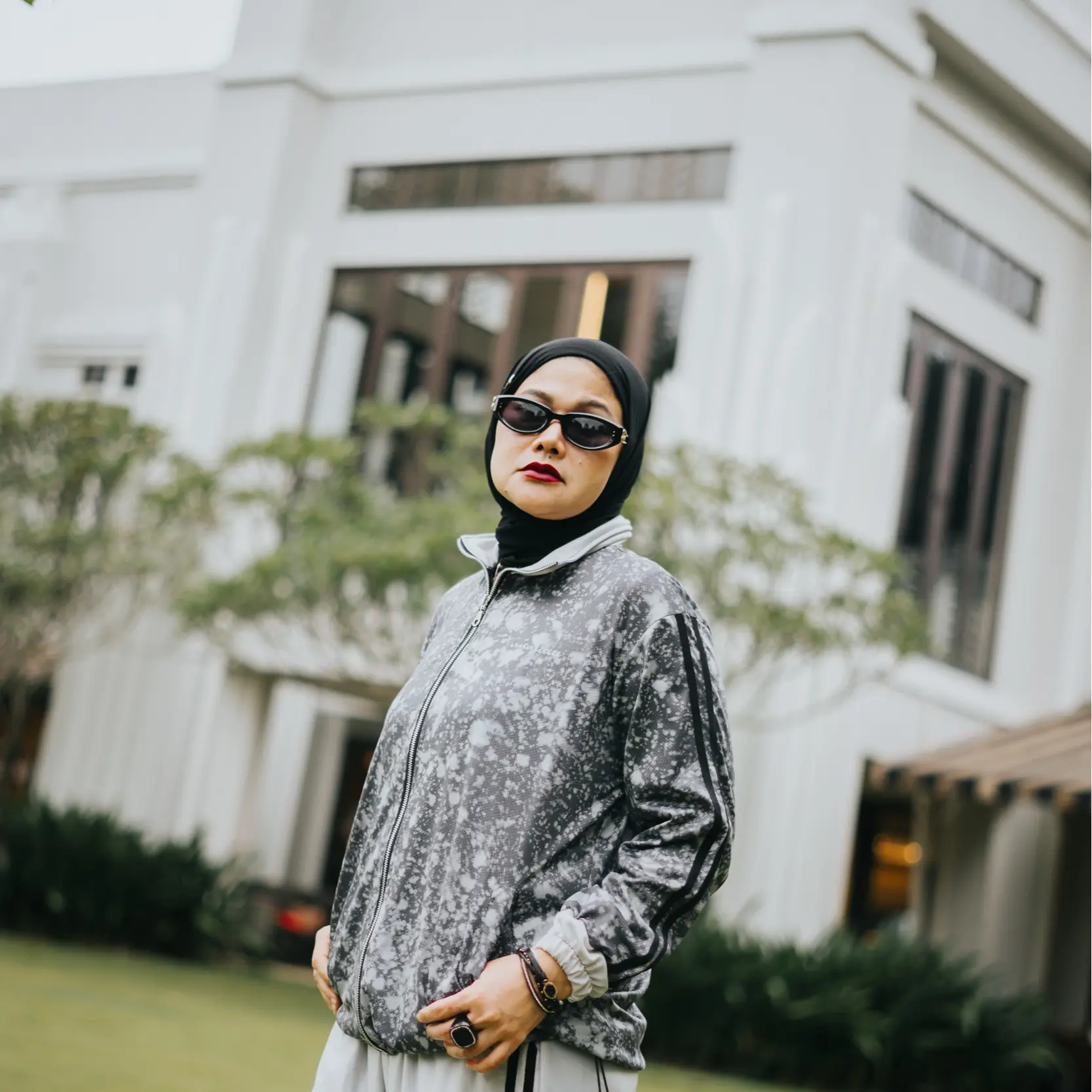 Jaket Printing Abstrak Abu