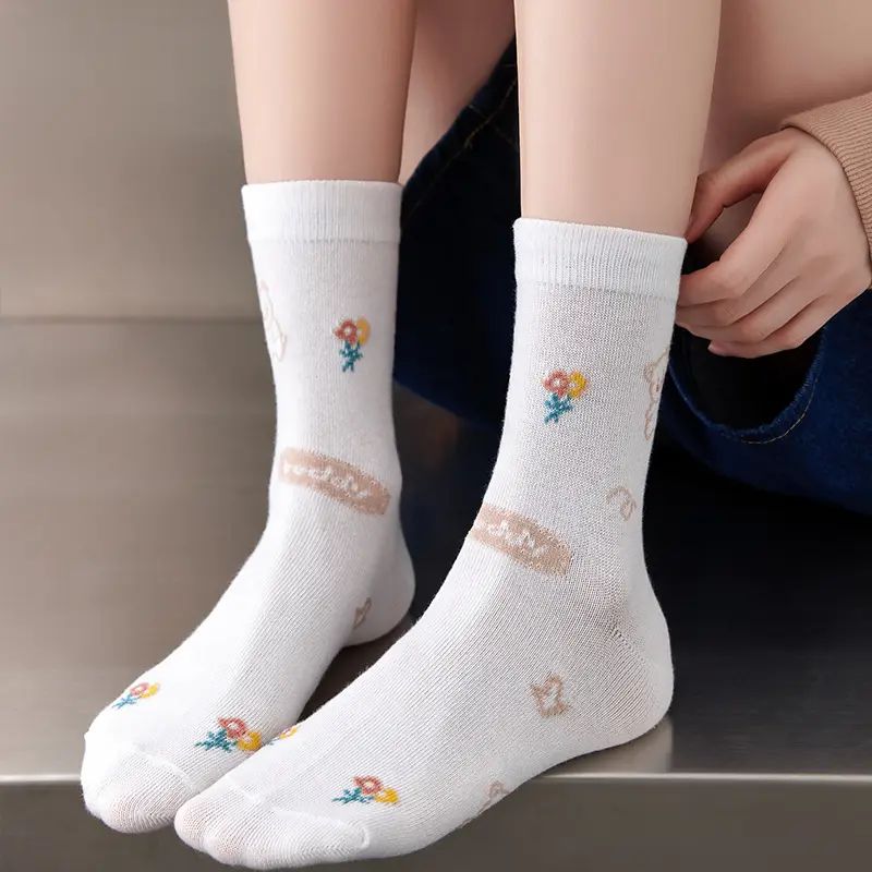 Kaos Kaki Wanita Motif Beruang Brown Kaki Panjang Socks Karakter - KK1337 4