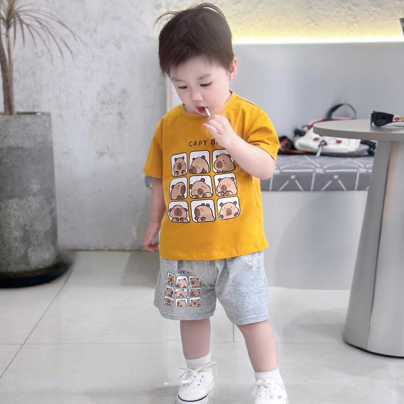   Kho sỉ mẹ gạo Bộ Quân Và Áo Cotton Màu vàng in hình chú lợn capy Dễ Thương Cho Bé Trai. Bộ Bé Trai Áo Chất Cotton phối Quần mêm Phong Cách Hàn Quốc Cho Bé.8-30kg Jean Kaki 