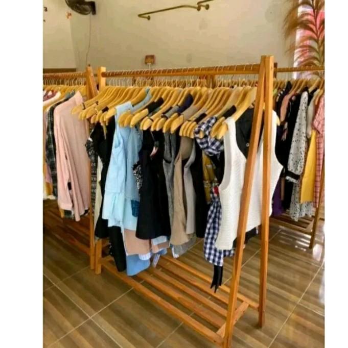 rak baju gantung dari kayu 1