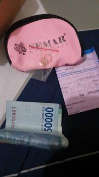 Product Review of Anting Emas Delvia Flower Gold 10K Semar Nusantara from d**i 1
