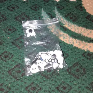 Pin AksesorisMainan Karakter Bahan PVC Picture Real astronot Sepatu Bros Variasi jibbitz couple tempelan DIY Shoe Flower Charm