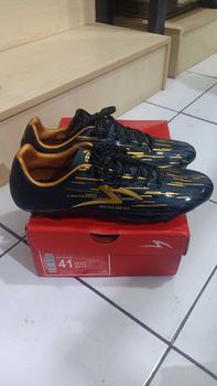 Product Review of LIGHTSPEED REBORN FG SEPATU SEPAK BOLA SPECS TERBARU 100% ORIGINAL from L**1 0