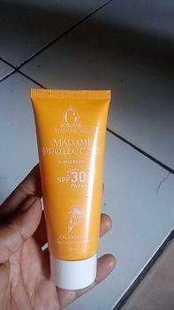 Product Review of ( READY STOK ) Madame Gie Protect Me Sunscreen SPF 30 PA +++ With Calendula  BPOM from f**i i**i 0
