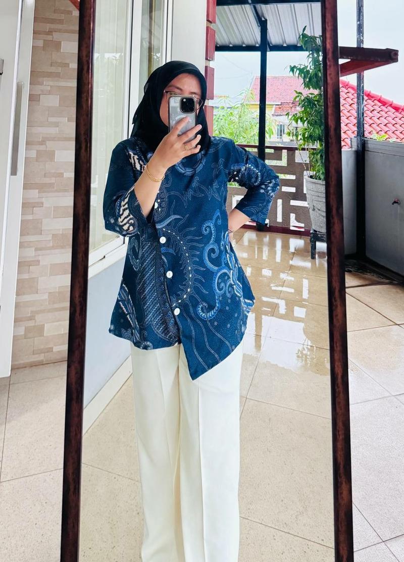 Product Introduction of Baju Kerja Wanita Modern Simpel Atasan Clemira 7/8cm Dewasa Cewe Top Casual-Katun,Panjang,Oversize,Basik,Hitam,Shakila 3