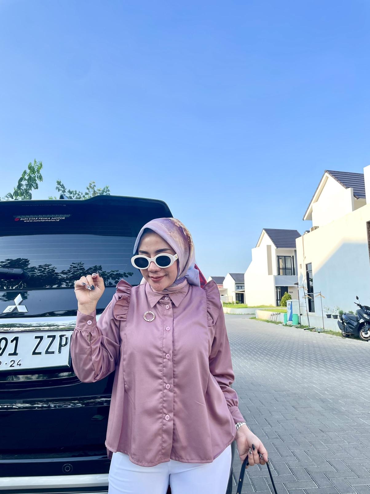 ATASAN KEMEJA WANITA RUFFLE KEKINIAN