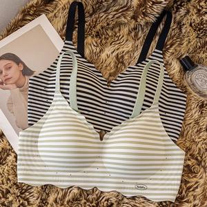 Áo Ngực Cúp Cao Su Không Đường May, Thiết Kế Cốc Giọt Nước, Họa Tiết Sọc, Dành Cho Nữ, Cận Cảnh, Cặp Ngực, Chống Chảy Xệ, Thoáng Khí