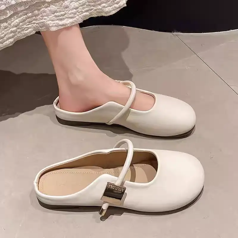 Flip-flop model terbaru 2025 dengan desain lucu kepala bundar besar, ikat pinggang, sole lembut, dan mudah dipakai (sepatu sandal open-toe)