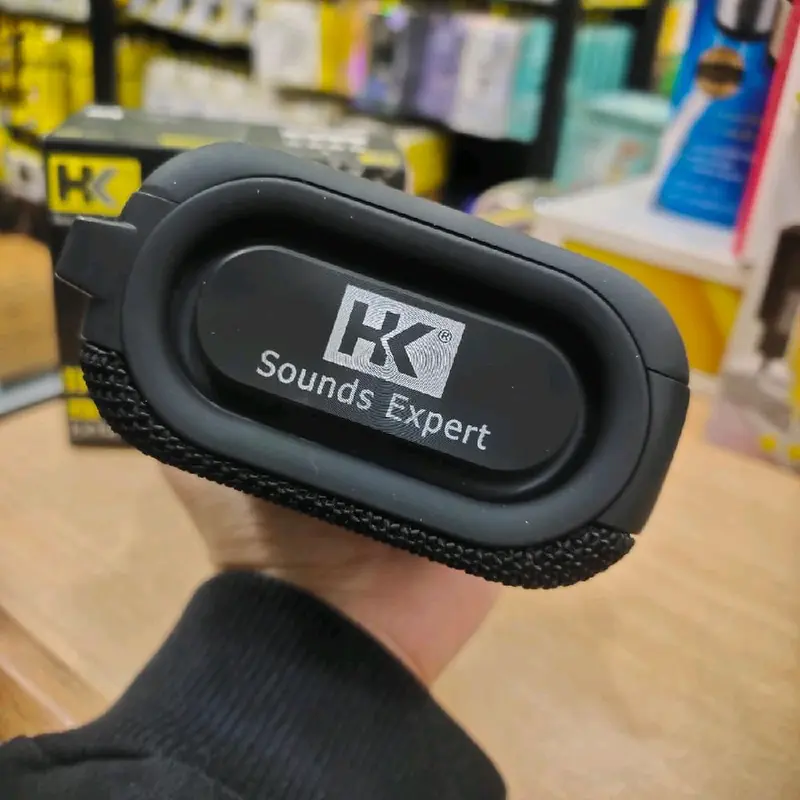 Speaker Bluetooth Wireless HK-S31 Extra Bass Waterproof dengan Lampu RGB 1