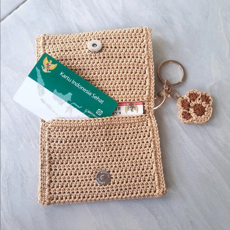 Dompet Kartu Rajut Karakter Imut Lucu Model Terbaru Handmade untuk Wanita Perempuan Hitam Pink 3