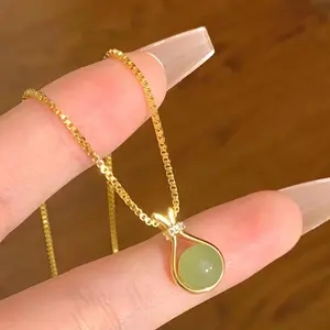 Kalung Titanium Wanita Terbaru Liontin Giok Hijau Fashion Wanita Terlaris Anti Karat