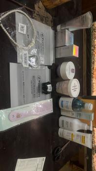 Product Review of ISWHITE Perfect Glowing Body Protection Complete Package-Paket Cerah Glowing Maksimal Sebadan | Mencerahkan Kulit Hingga Ke Sela Tergelap | Halal BPOM from R**i 0