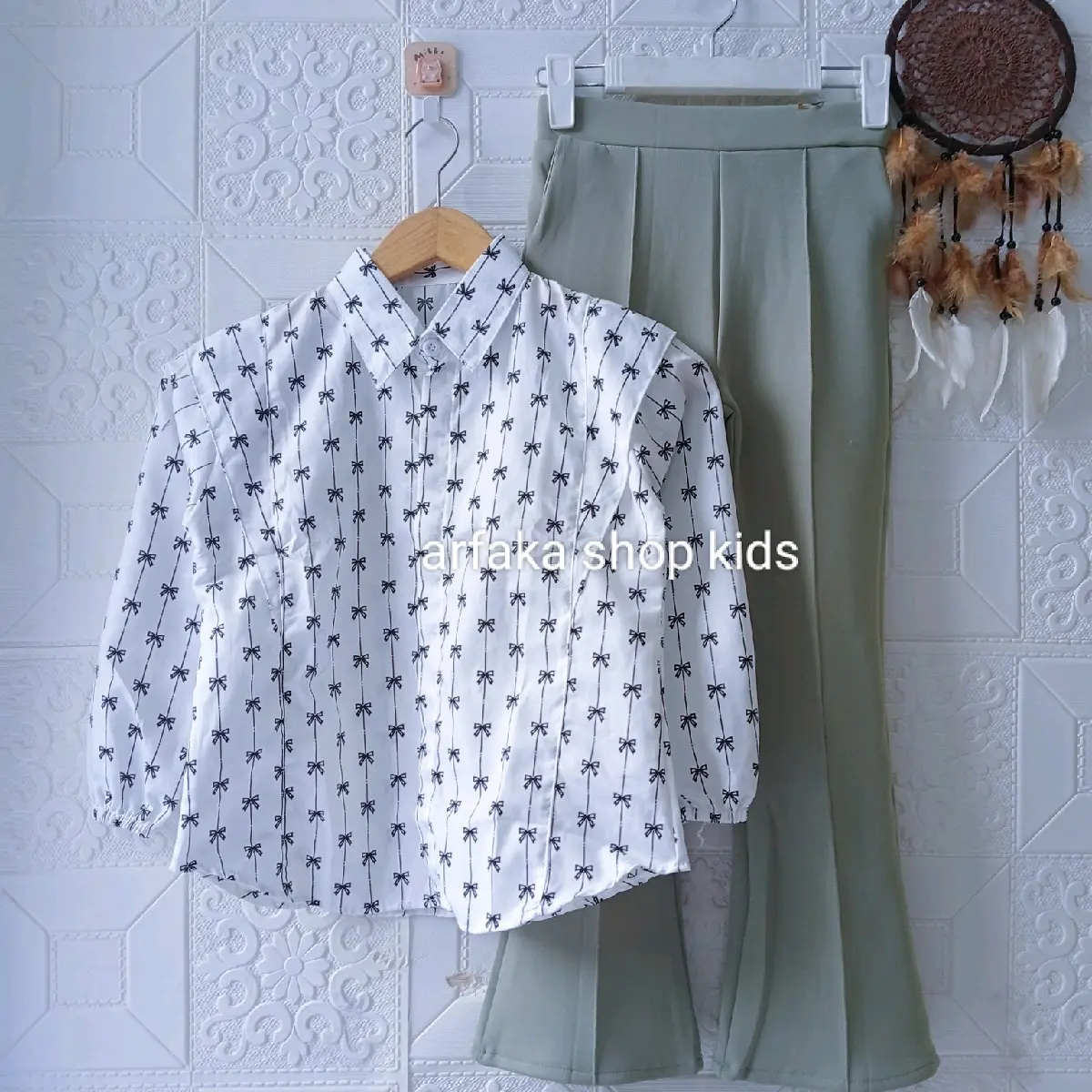 setelan anak blouse pita katun dan celana cutbray