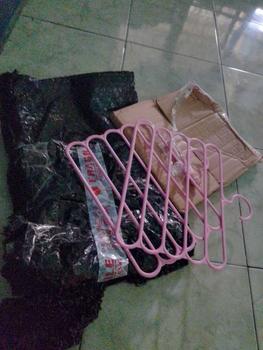 Product Review of HUGO Gantungan Hanger 5 Susun Serbaguna Gantungan Jilbab Gantungan Celana Baju Pakaian Plastik Multifungsi from u**1 0
