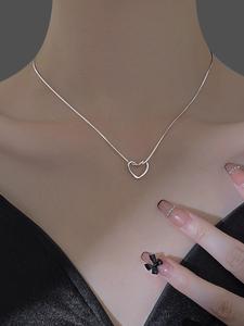 Collar con dije de corazón elegante y minimalista para mujer, cadena de metal, joyería versátil para uso diario, accesorios femeninos de moda