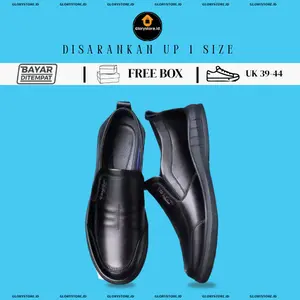 Sepatu Kulit Pria Hitam K19 Pantofel Bisnis Kasual Kantor Slip-On Santau Bersol Lembut Shoes Kerja Jahitan Kulit Bahan Sol Kulit Bernapas Universal Size 39-44 Shock Absorption Ventilation Wear Resistance