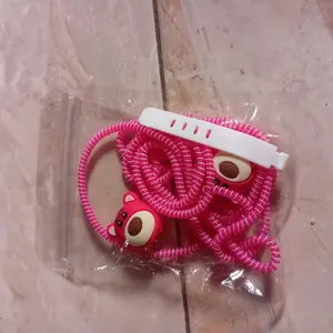 Super presisi 1 set 4 item / Set Cable Bite Karakter/Pelindung Kabel Charger Kabel Data Kawat Kabel Data HP Untuk Iphone Sasung Xiaomi Oppo Huawei Android Universal Motif Kartun Lucu