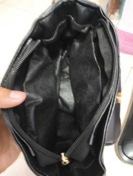 Product Review of [Beli Lokal] Deliwafa -Selempang Wanita Slingbag Premium Tas Canira from m**🪷 1