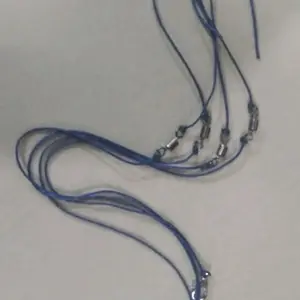 tali angklet burung kutilang dan trucuk warna biru tua siap pakai.