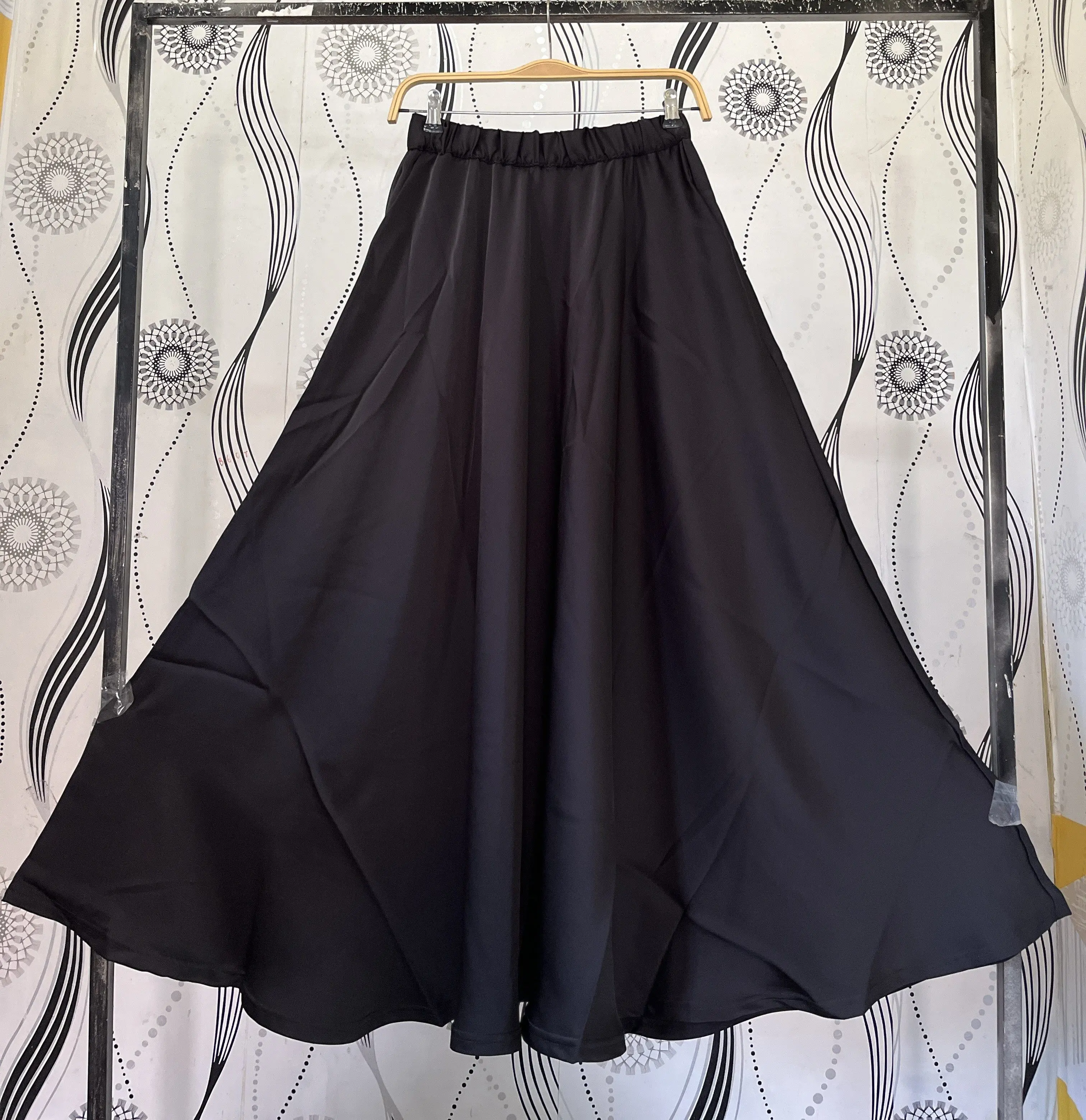 Rok satin hitam putih polos panjang mayung premium tidak menerawang