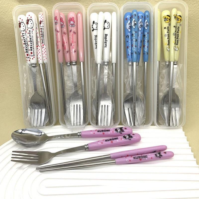 Product Introduction of Set Tiga Keping, Sudu Garpu dan Penyepit Kartun Comel, Pinggan Makan Mudah Alih, Set Kutleri Logam Boleh Digunakan Semula Plastik Dapur 29
