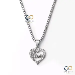 Kalung titanium liontin love permata warna silver
