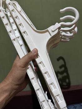 Product Review of Gantungan Tarik Hanger Handuk Lebar Untuk Sajadah Karpet Kuat Bagus from 𝙔**𝙞 𝘿**✨ 0