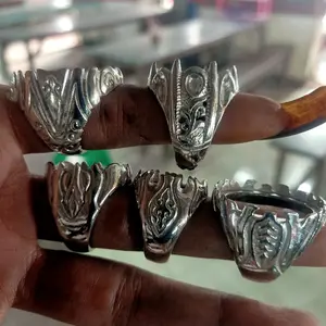 Cincin Tanam Ukir Klasik Dim Lengkap dengan Desain Elegan dan Detail yang Rapi