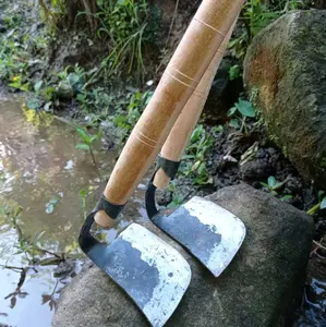 Cangkul Mini Baja Asli Series Kored Rumput Multifungsi dengan Pegangan untuk Mencangkul Tanah dan Memotong Kayu Lebih Kuat dan Tajam