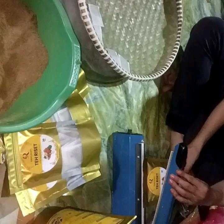 Teh RiSet ( Rimpang Keset ) Rissyacare/Teh Herbal Kewanitaan 3