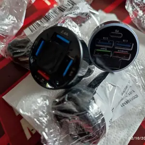 Pengisi Mobil USB 4 Port 66W, dengan PD & QC 3.0 teknologi. USB - C adapter, cepat, kuat, efisien. Kompatibel dengan iPhone, Samsung & perangkat lain. Cocok untuk mobil, SUV, truk. Sangat praktis untuk pengguna aktif.