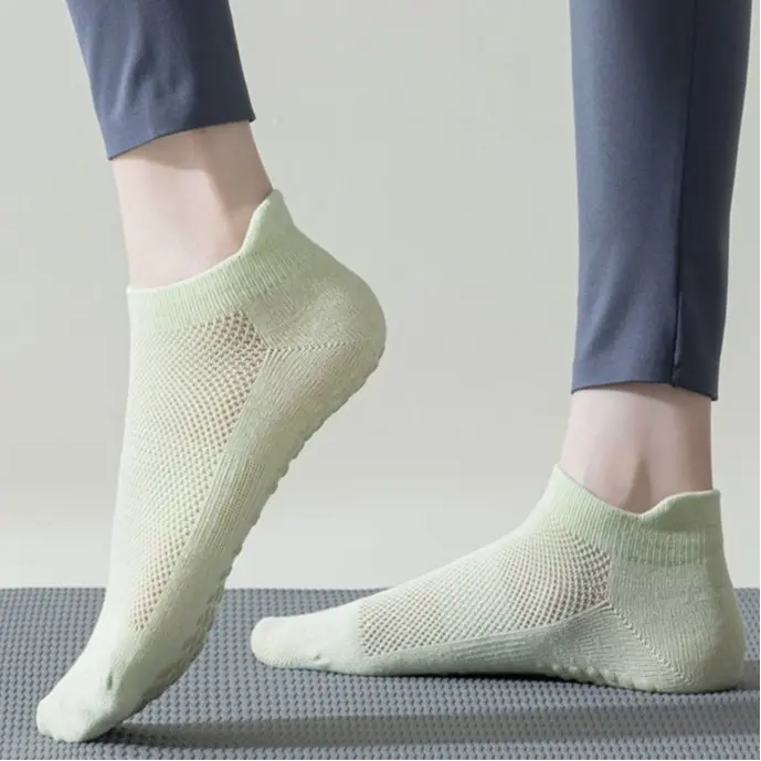 Kaos Kaki Yoga Pendek Anti Slip Yoga Socks Anti Licin Pilates PoundFit Kaus Kaki Olahraga Wanita semata kaki murah BS003 8