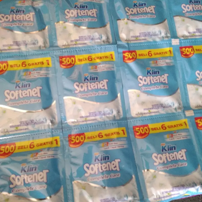 soklin softener isi 48pc pelembuta dan pewangi pakaian 2