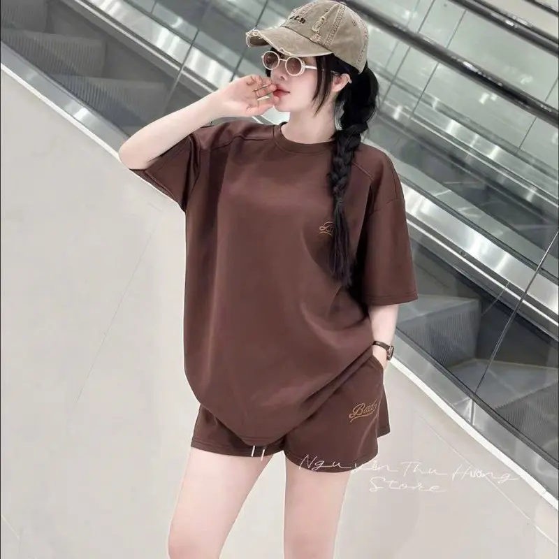 ￼Set bộ đùi trơn họa tiết thêu chữ Bad , áo phông cổ tròn kèm quần đùi form rộng thoải mái
