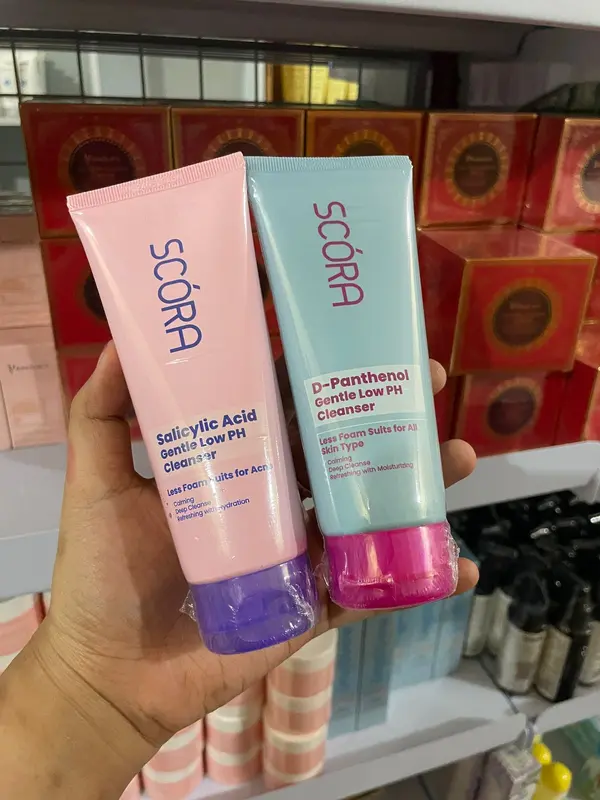 SCORA Facial Wash - 1% Salicylic Acid | D-Panthenol Gentle Low pH 0
