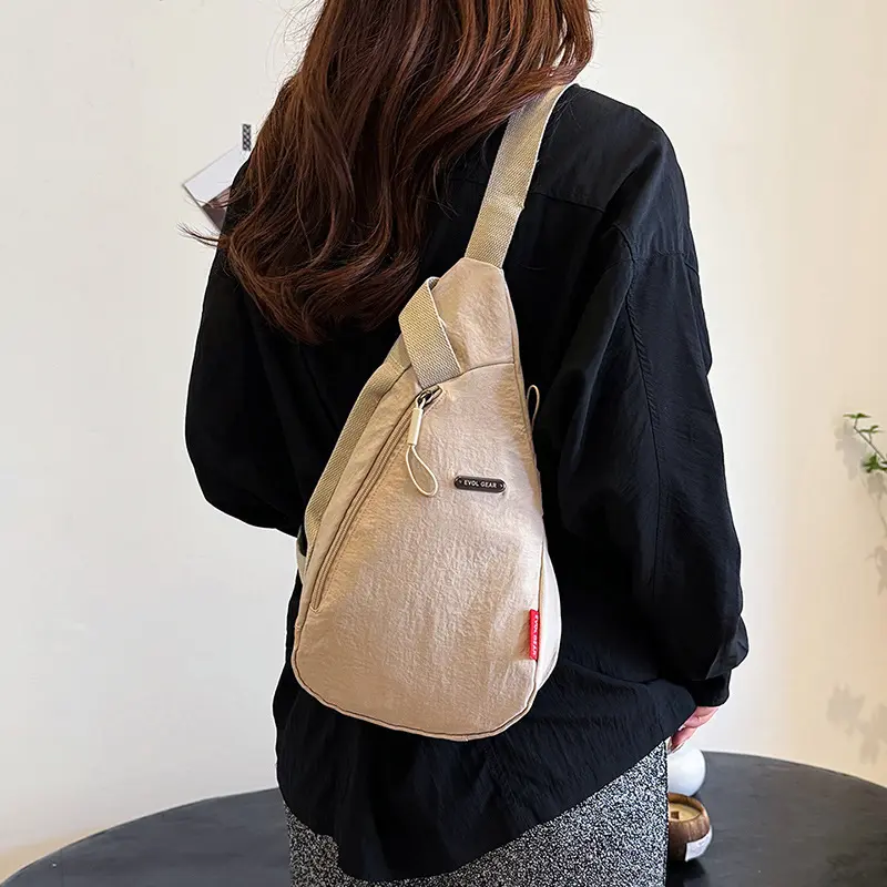 Fashion brand chest bag men and women mobile phone messenger bag girls casual versatile new style sports style waist bag one shoulder small backpack