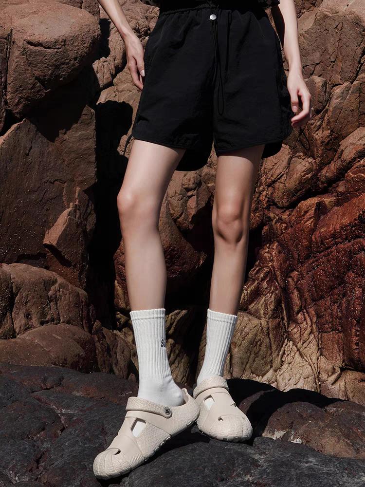 LEMOMO Sandal Selop Unisex Baim Anak & Dewasa Karet Anti Slip Terbaru 2025 Hitam Slipper Flip Flop Empuk Nyaman & Anti Air Struktur Baja Bird's Nest Sole Water Cube LEMOMO Sandal Selop Unisex Baim Anak & Dewasa Karet Anti Slip Terbaru 2025 Hitam Slipper Flip Flop Empuk Nyaman & Anti Air Struktur Baja Bird's Nest Sole Water Cube