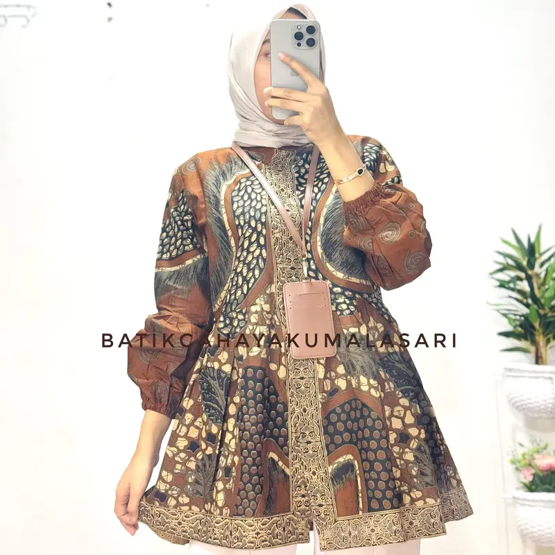Blouse Batik Wanita Lengan Balon Motif MALIKA Sogan - Atasan Kerja Wanita Kekinian Bahan Katun Prima 1