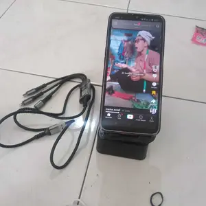 Beli speaker dapat kabel data 3-in-1 gratis   5000MA holder hp bisa puter dan bisa pakai speaker bluetooth dan powerbank/portable baterai cas / Ponsel