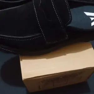 WICKSON SLOPPER Sepatu Sandal Selop kulit Bustong Pria Original Bahan Suede Tebal & Karet Empuk Anti Selip Size 39-43 Shoes Sendal