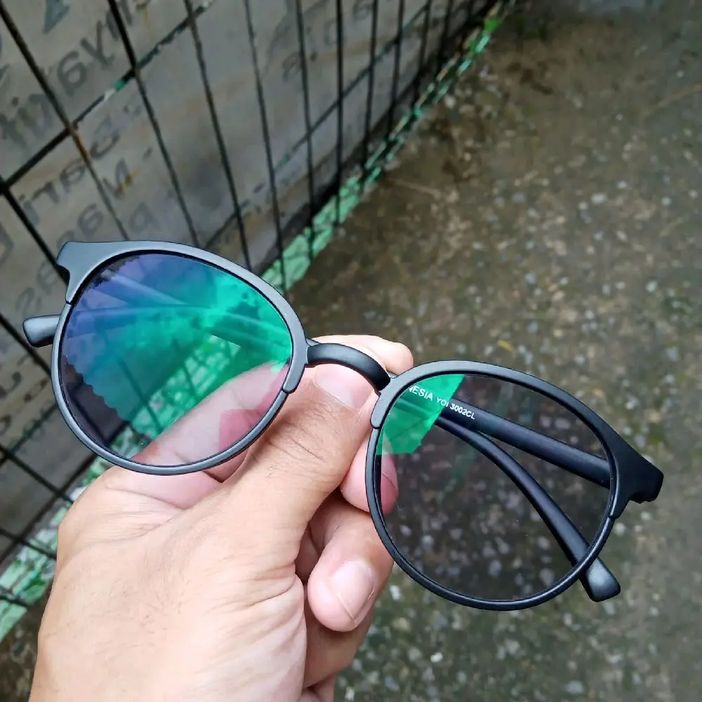 Kacamata Photocromic Frame Yoi 3002 Lensa Anti Radiasi (GRATIS BOX DAN LAP) Eyewear