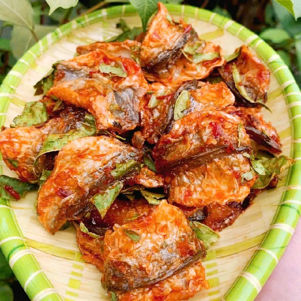 1 Hủ 150g Luôn Hủ Cá Chỉ Vàng Rim Lá Chanh Vị Măn Ngọt Cay Nhẹ - Ăn Vặt Cô Hai
