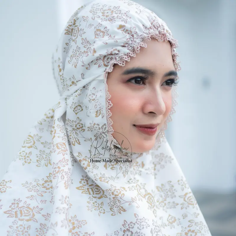 Mukena Katun Motif Renda Gold Premium Terbaru Atasan Bawahan Mukenah Traveling Muslim Dewasa 3