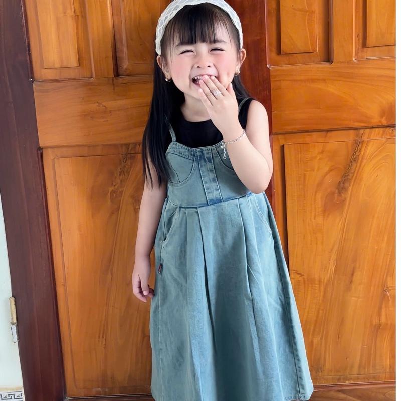  SET YẾM JEAN KÈM ÁO COTTON SANG CHẢNH CHO BÉ GÁI 14-35kg - Thời Trang Chất Liệu Cotton Mềm Mại Phù Hợp Cho Trẻ Em 