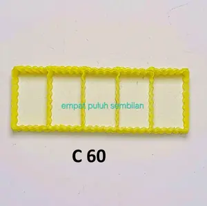 Cetakan kue kering - cookies cutter kotak gerigi plastik - kastengel putri salju